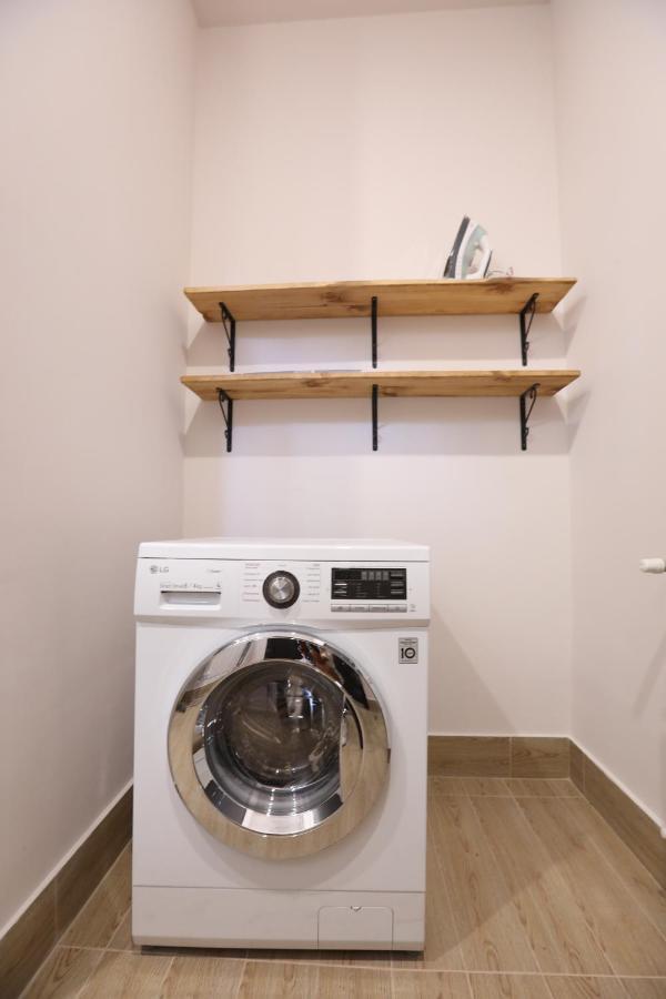 Hotelise I Bells-Of-Ireland Apartment Γιερεβάν Εξωτερικό φωτογραφία