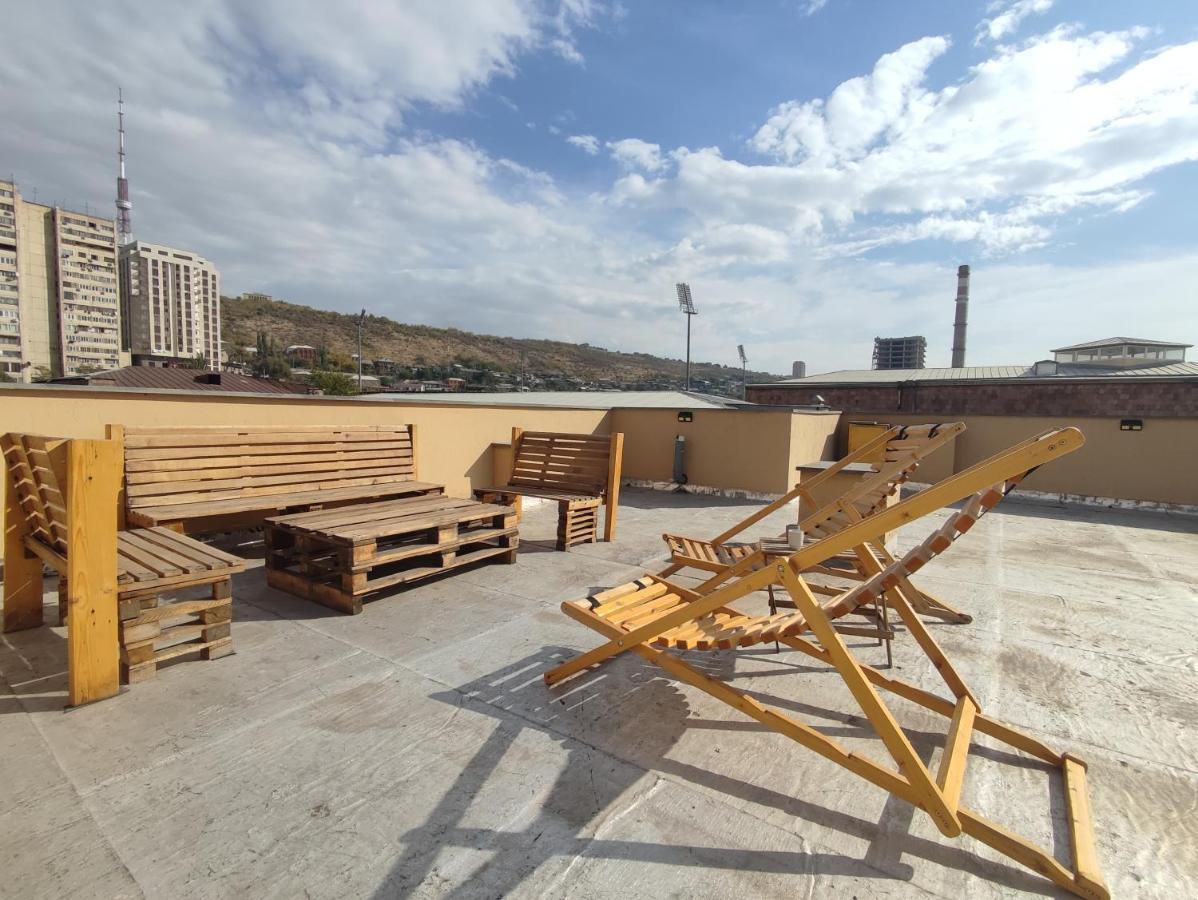 Hotelise I Bells-Of-Ireland Apartment Γιερεβάν Εξωτερικό φωτογραφία